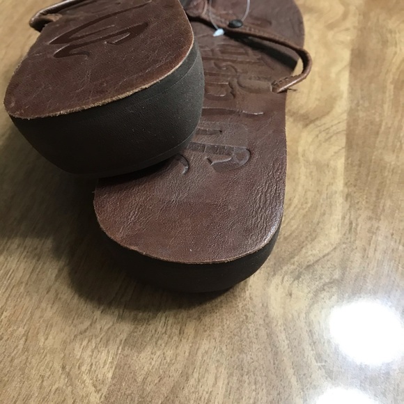 Shoes - Picture 4 of 7